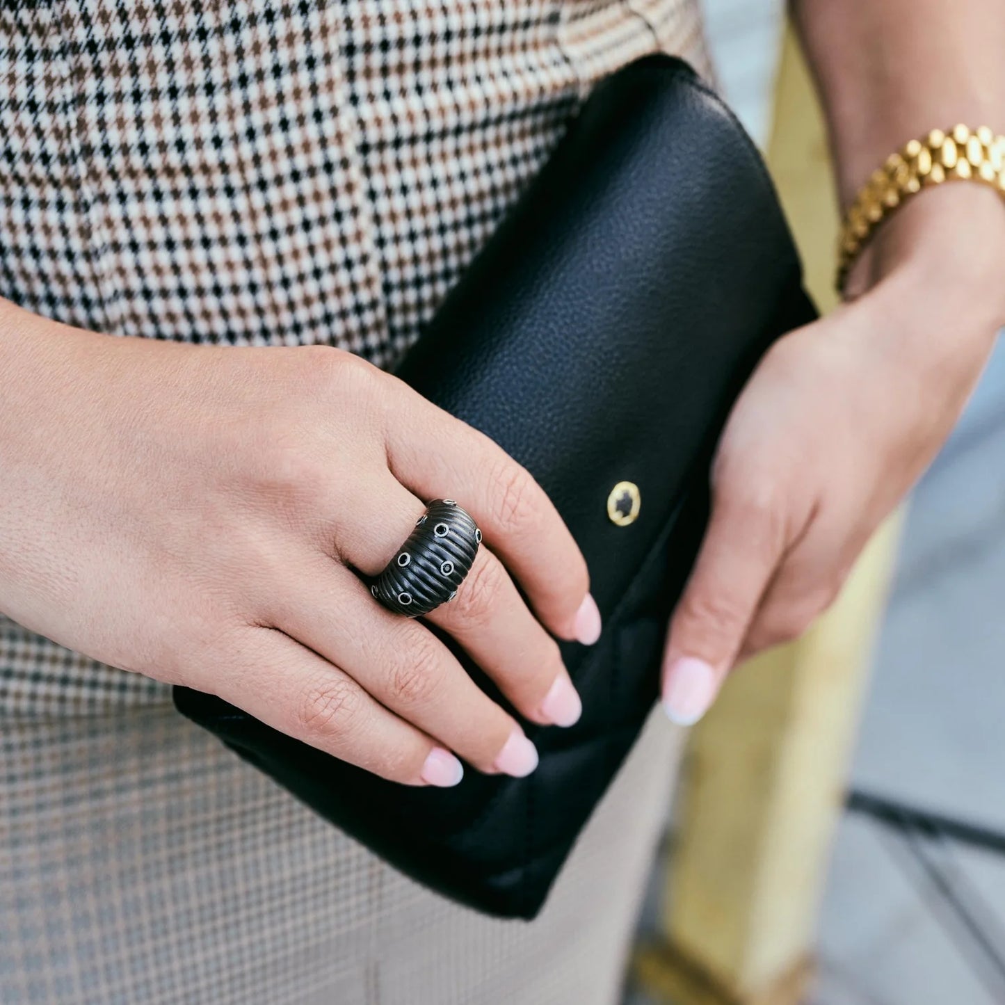 INDUSTRIAL FINISH RIBBED METRO COCKTAIL RING -