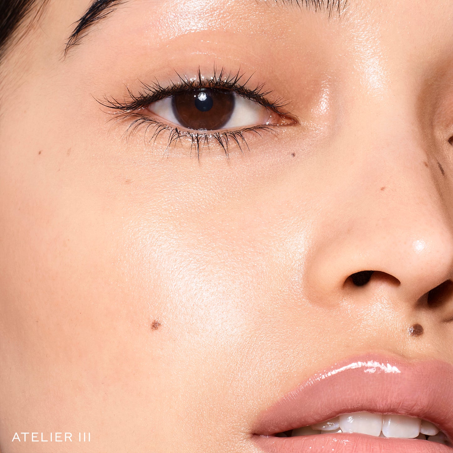 Vital Skin Foundation Stick - Atelier III