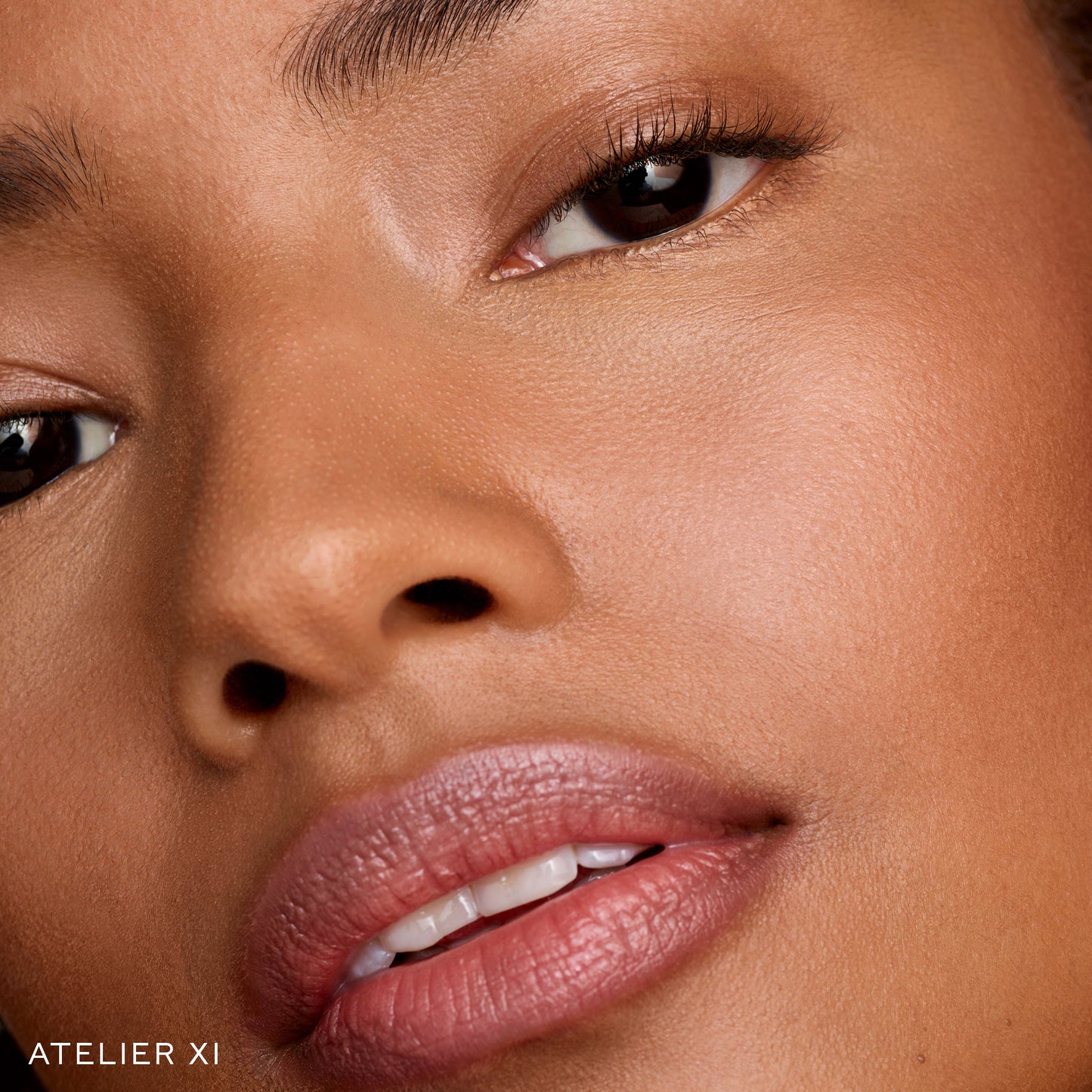 Vital Skin Foundation Stick - Atelier XI