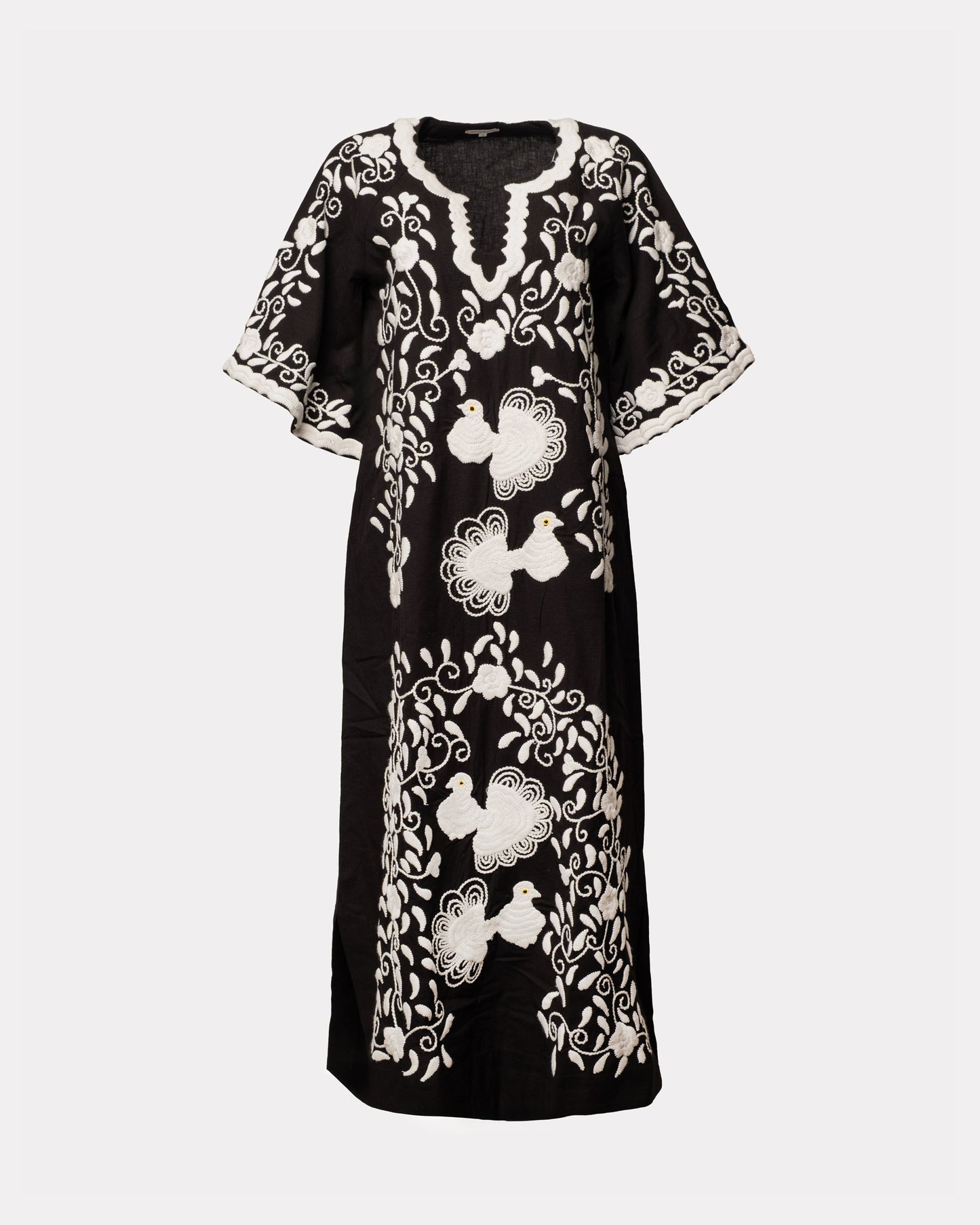Charming Caftan Peacock Embroidery - Black/Multi
