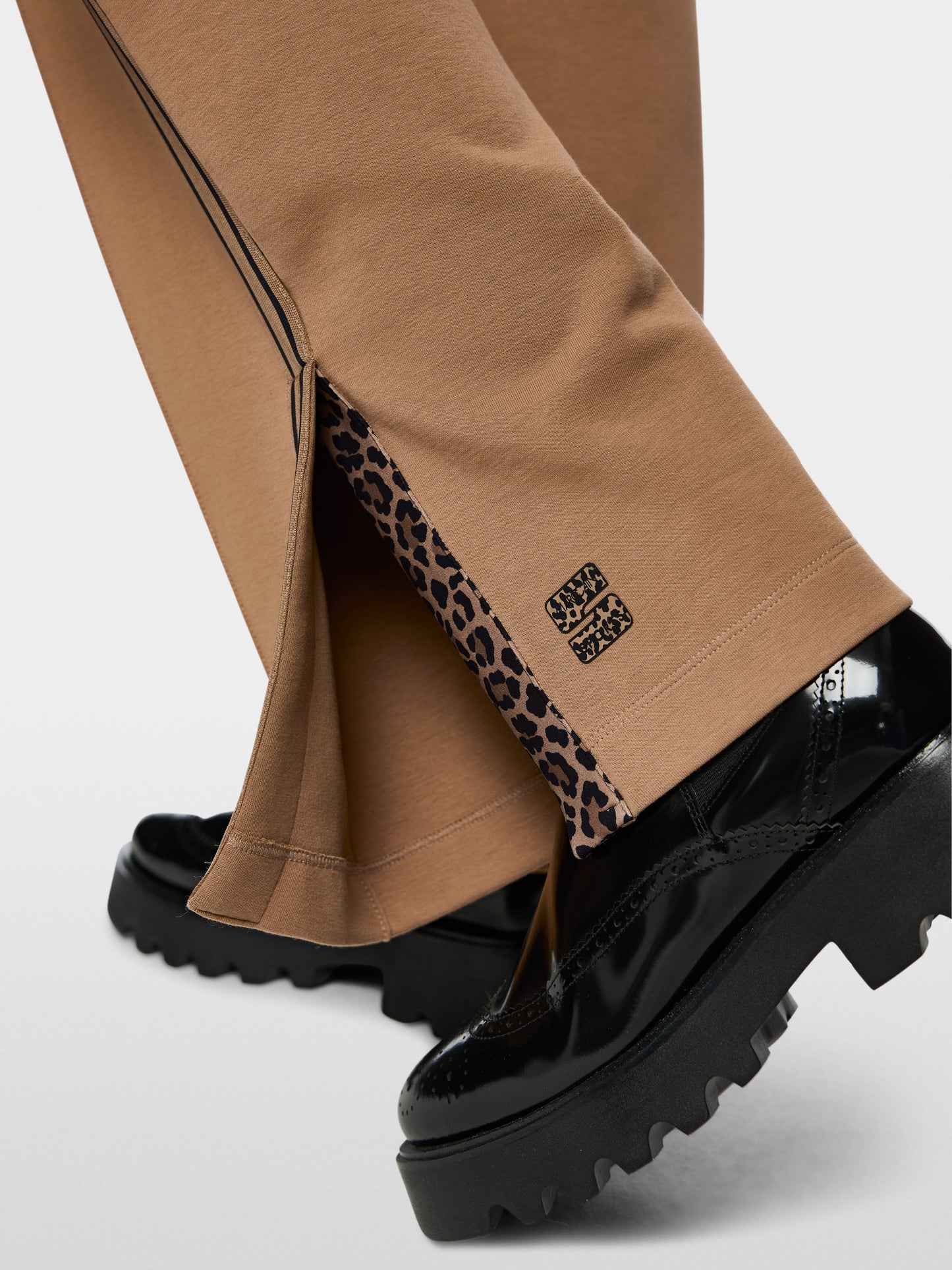 Washington Wide Cut Trousers - Milk Coffee