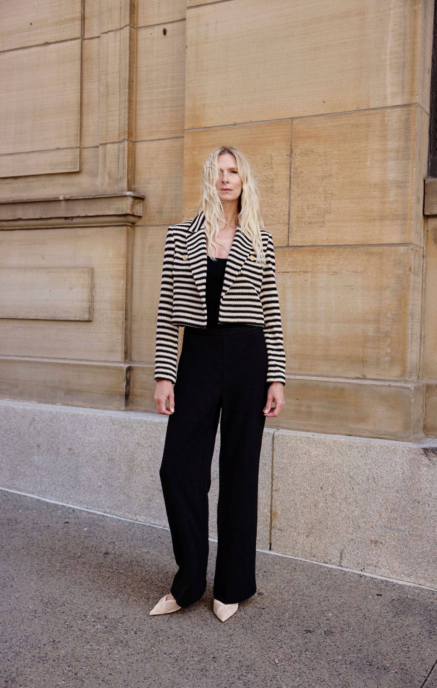 Cropped Knit Jacket - Black/Beige
