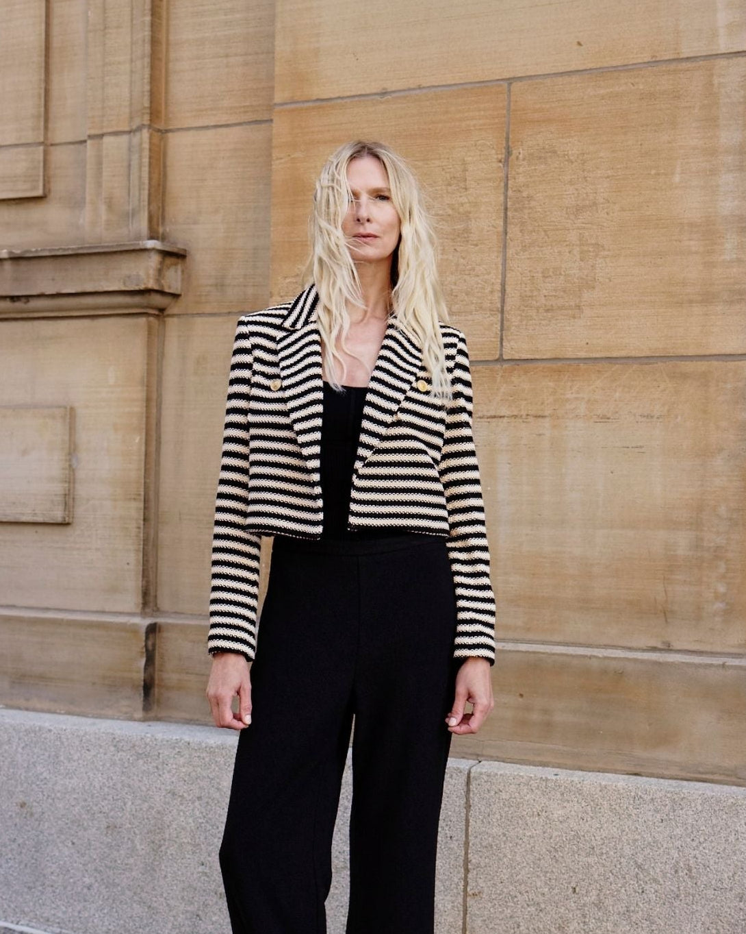 Cropped Knit Jacket - Black/Beige