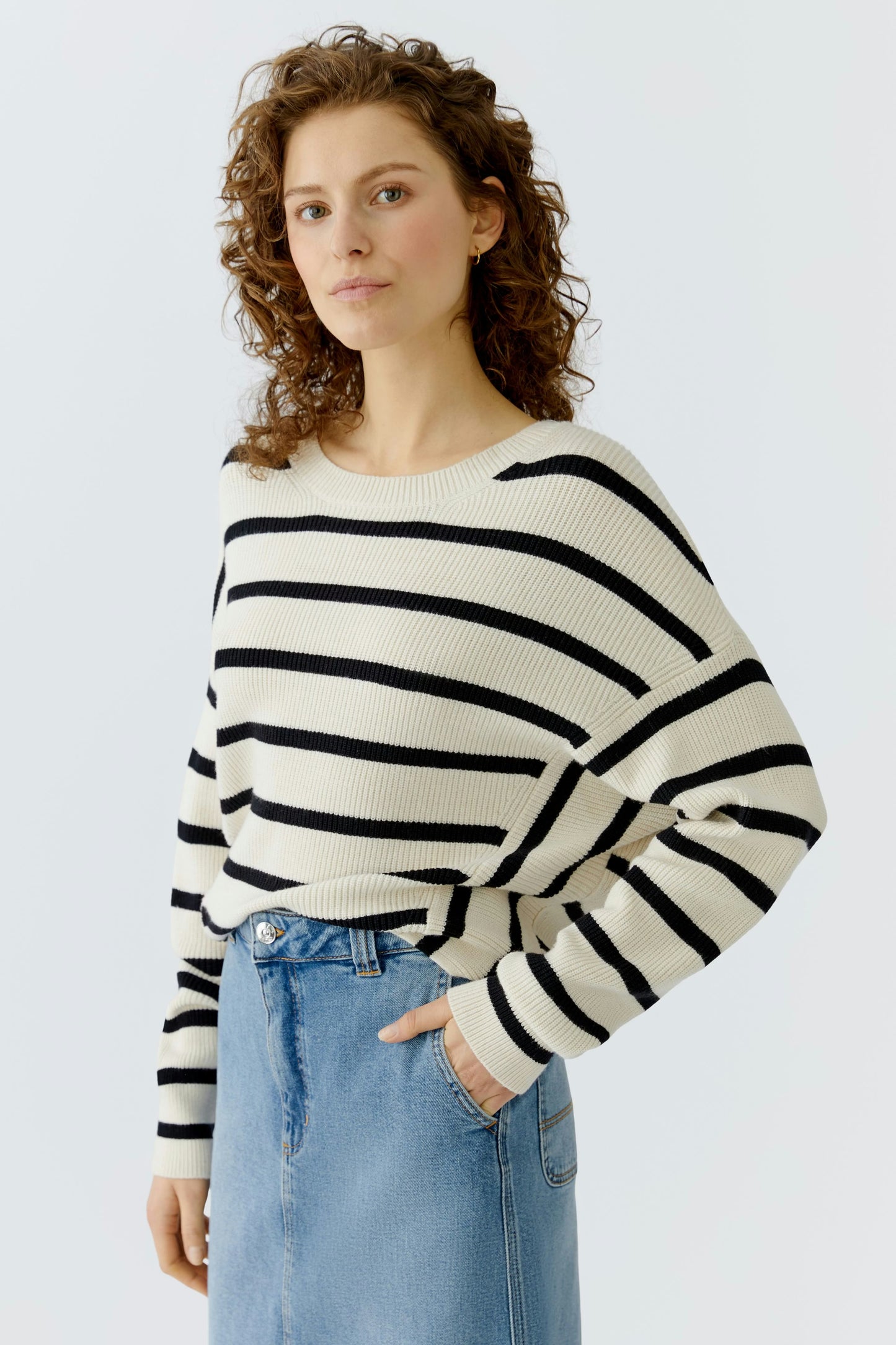 Striped Pullover - White/Black