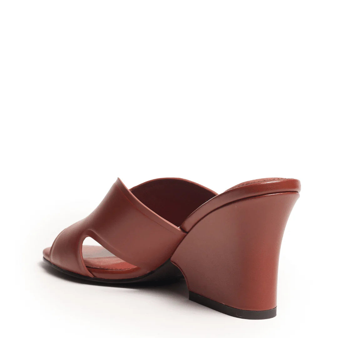 Faye Heel - Cedar