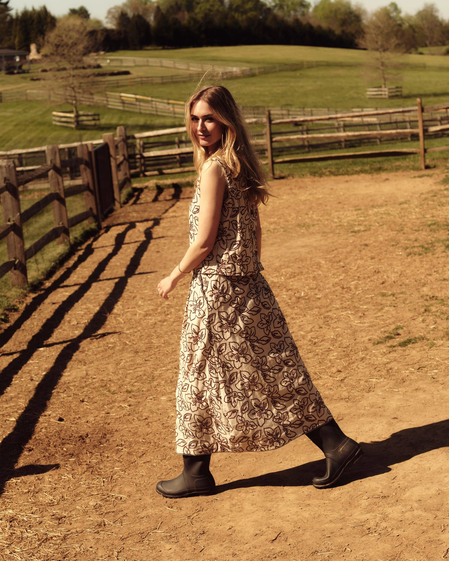 Bea Midi Skirt - Field Floral Embroidery
