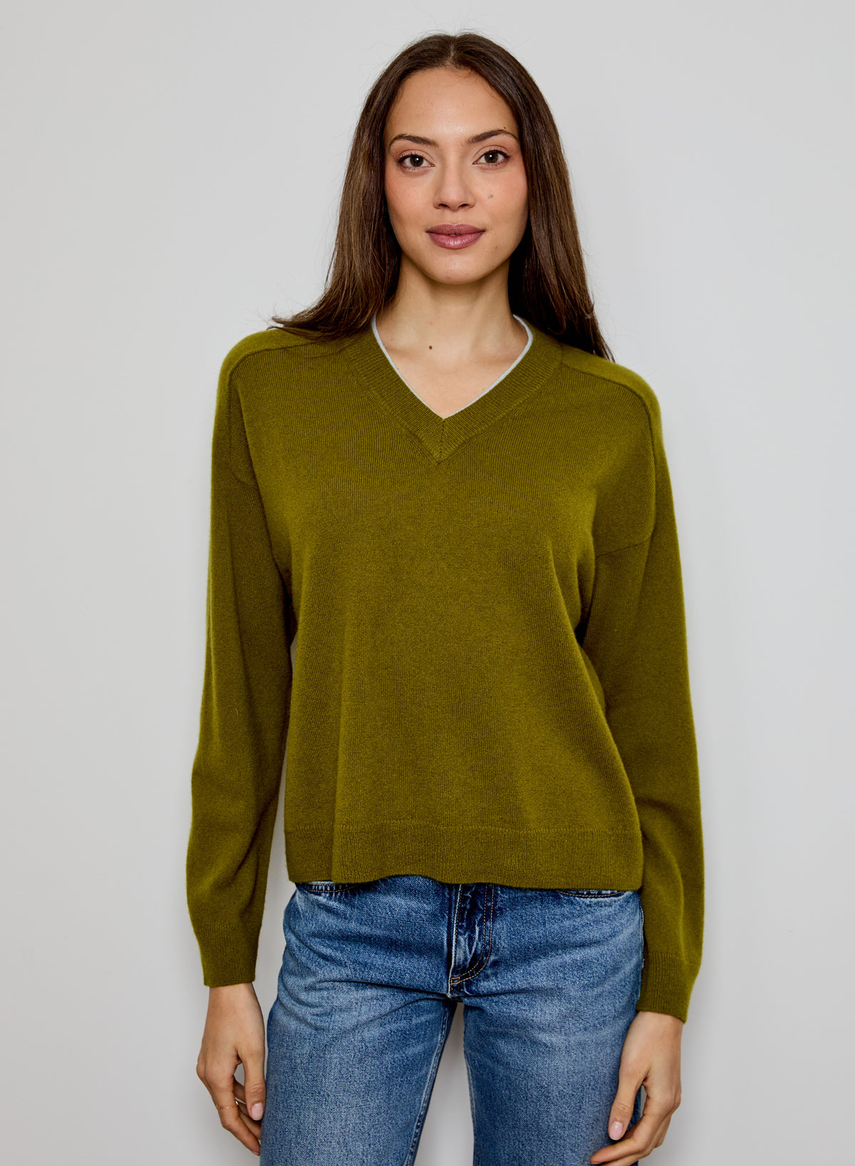 V-Neck Sweater - Sap/Whisper