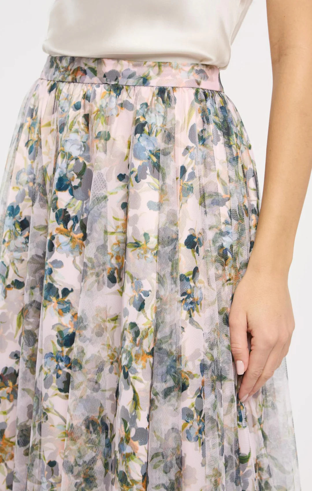Trailing Iris Sofia Skirt - Rosy Cloud Multi