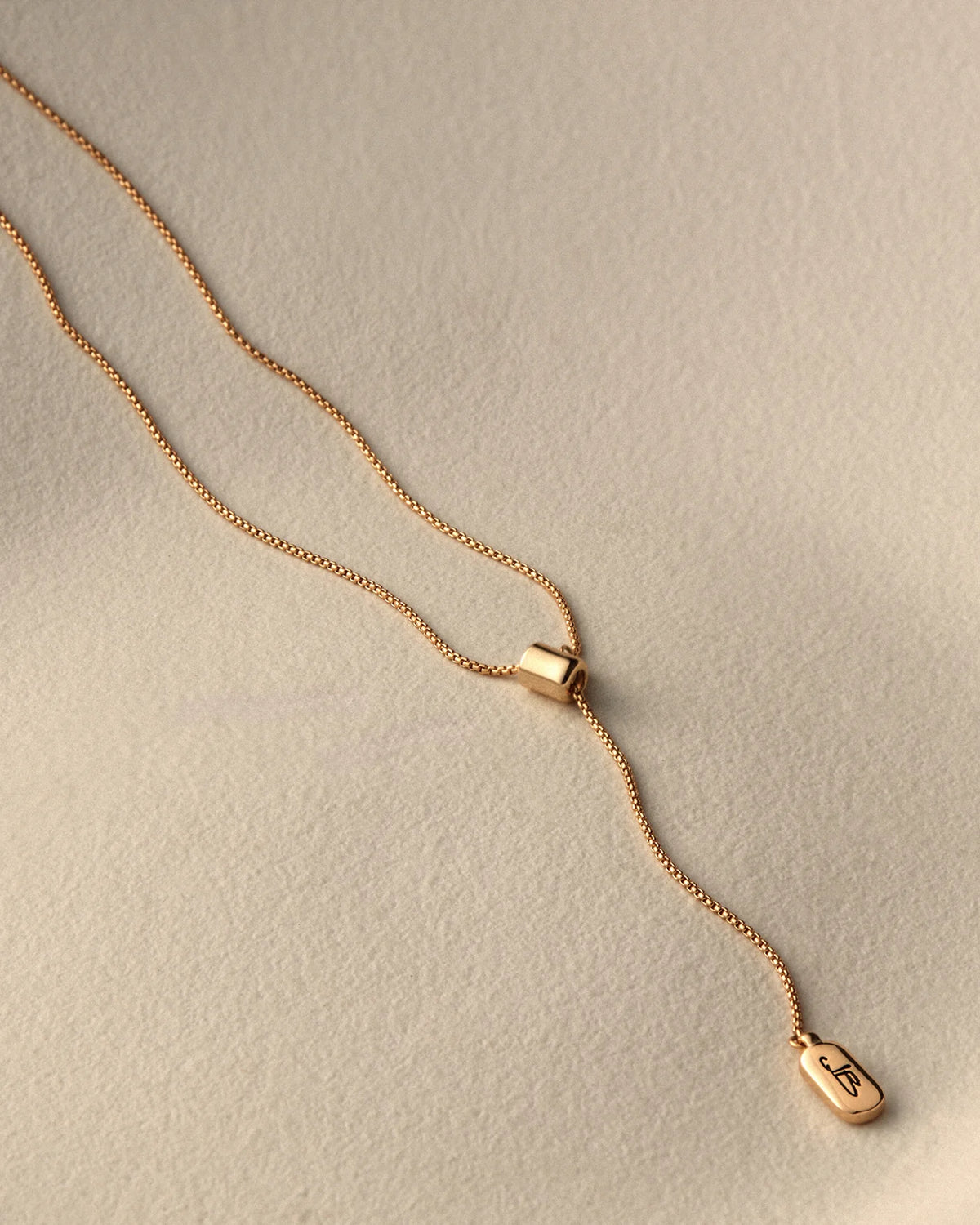 Leon Pendant Necklace - Gold