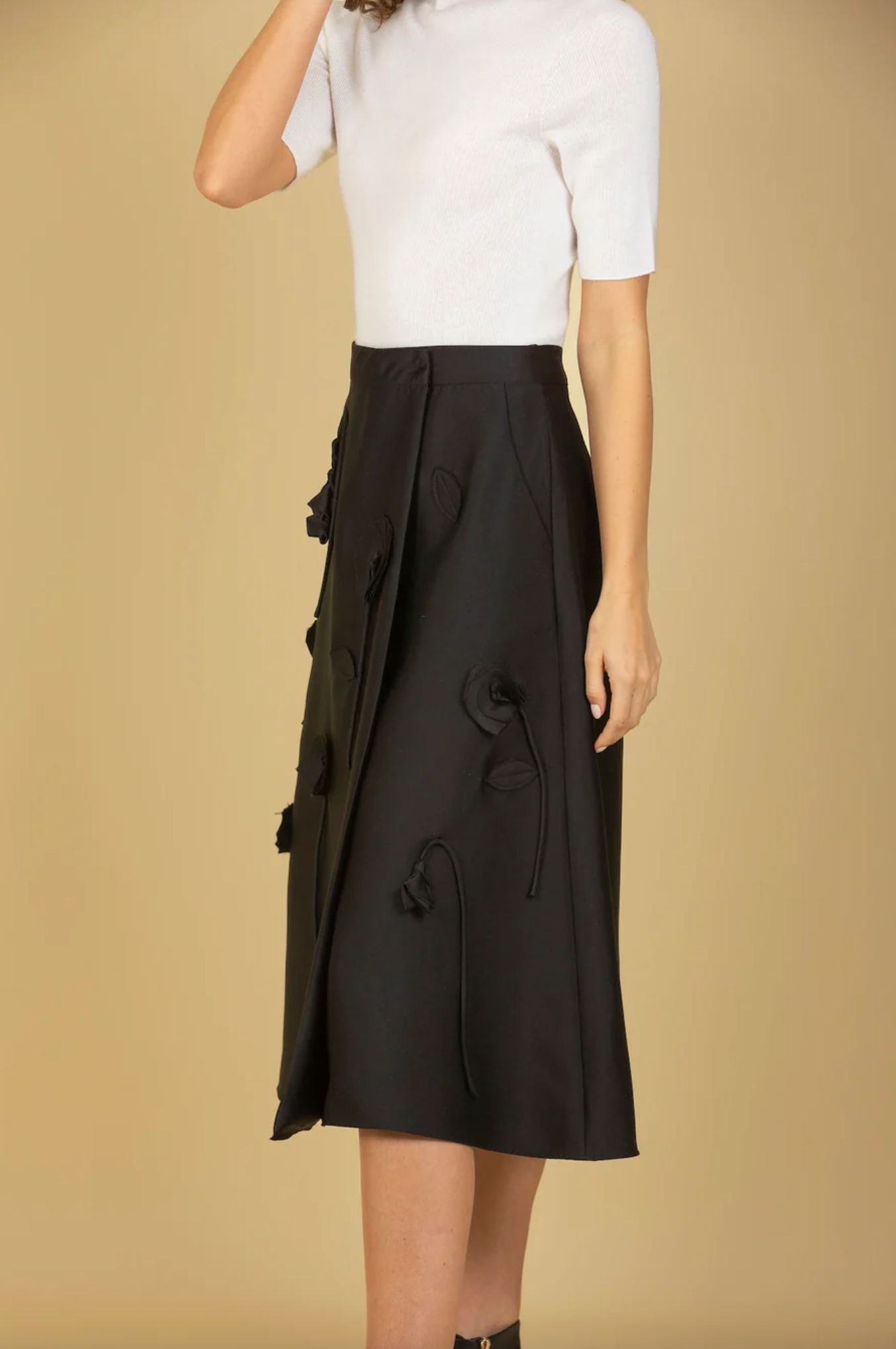 Wool Silk Blended Wrap Skirt with Flower Appliqué