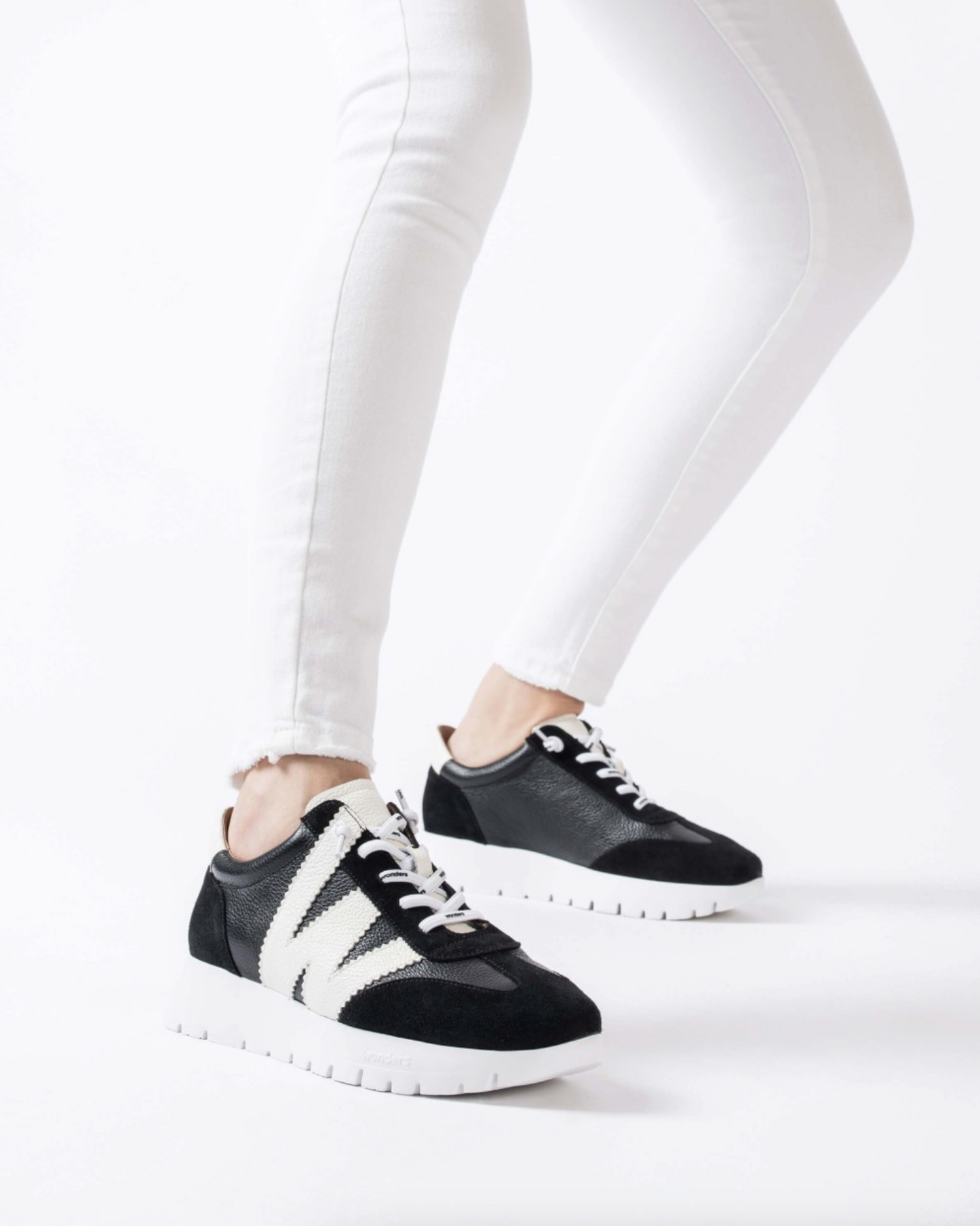 Odisei 76 Sneakers - Black