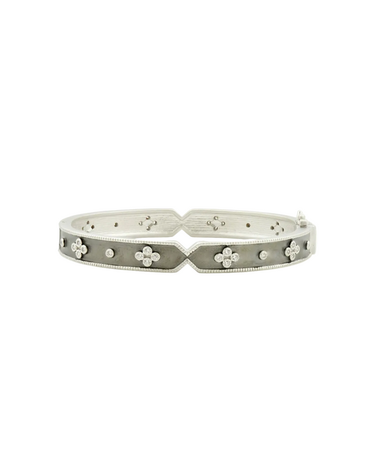 Iconic Clover Hinge Bangle - Silver