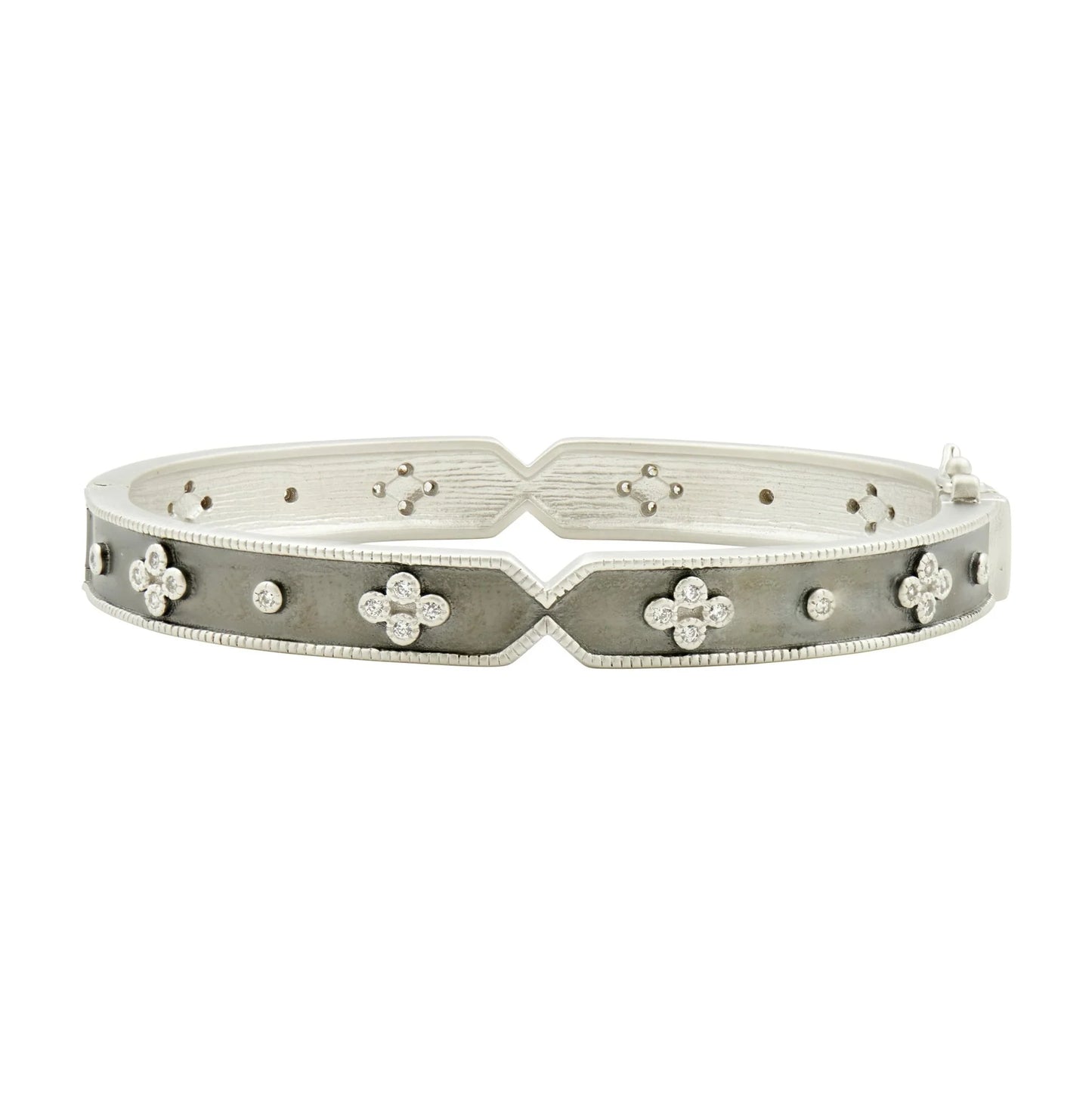 Iconic Clover Hinge Bangle - Silver