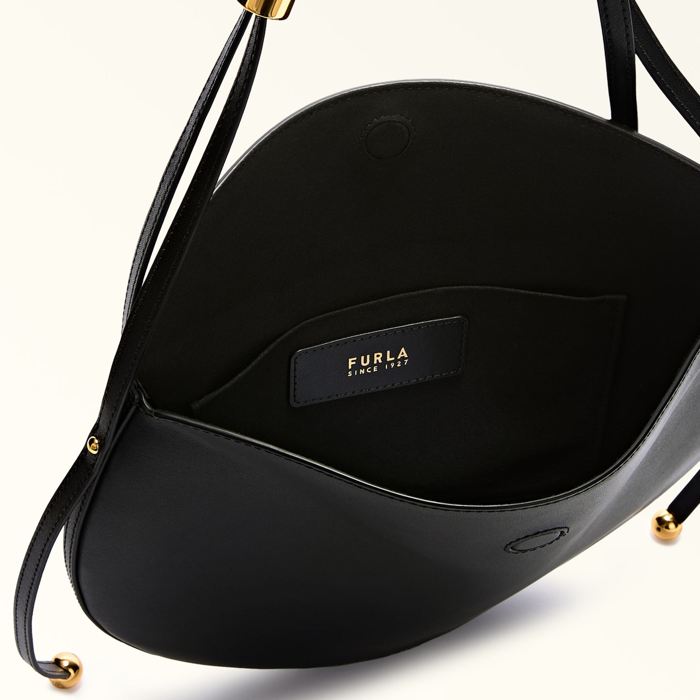 Moonstone Shoulder Bag M - Nero