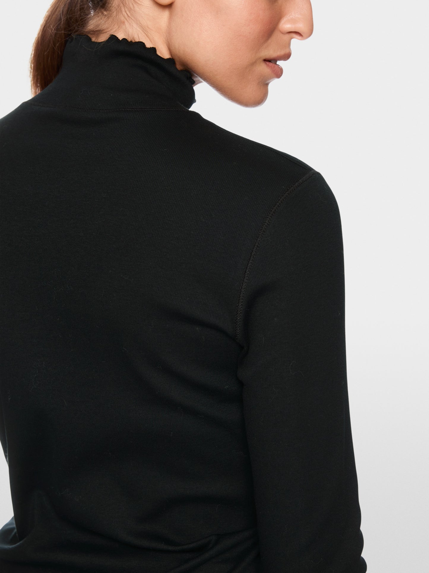 Plain Long-Sleeved Turtleneck Shirt - Black