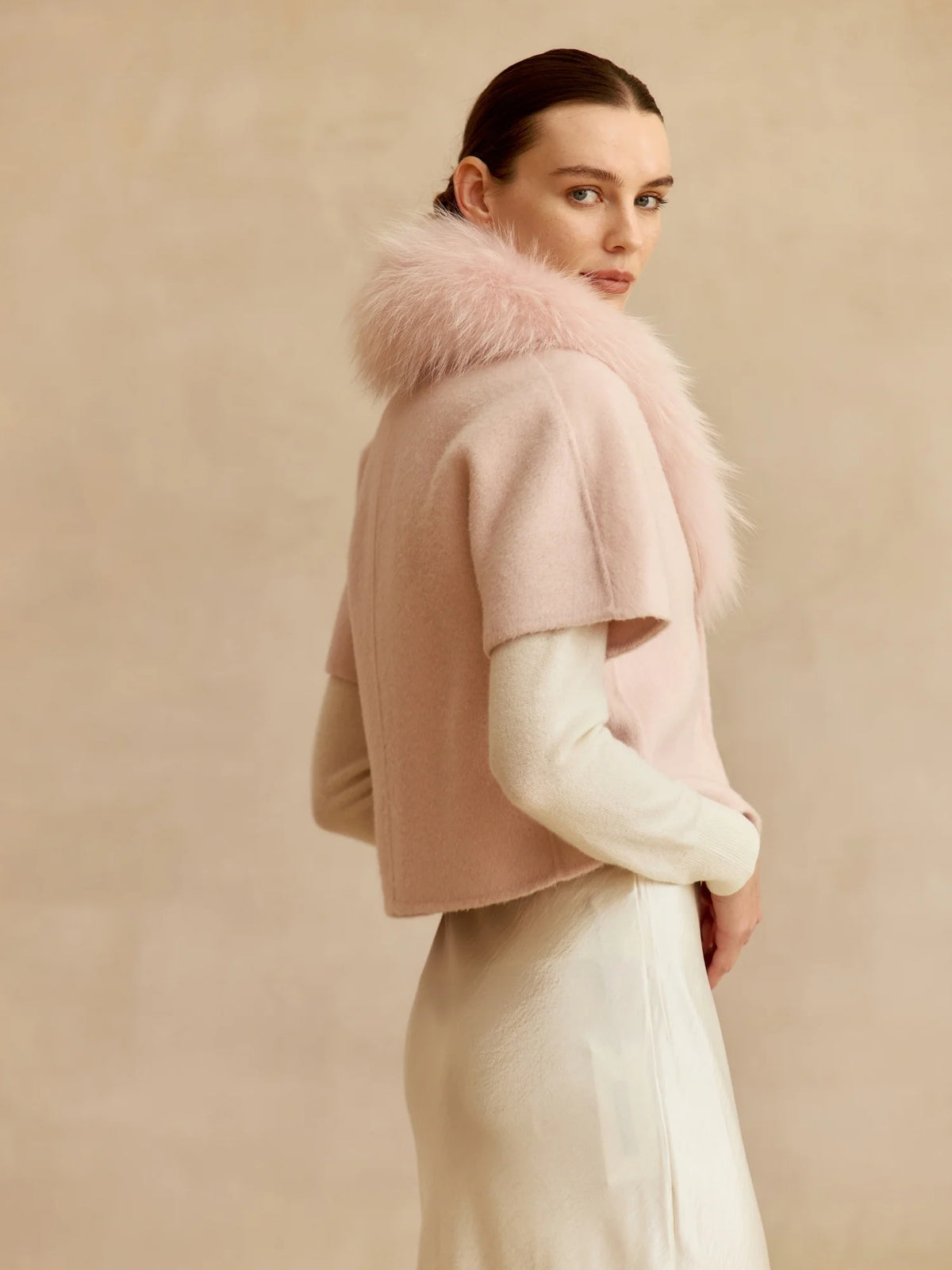 Short-Sleeve Jacket with Fur Collar